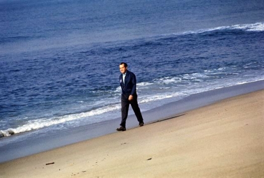 Nixon am Strand