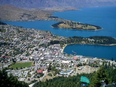Queenstown-from-the-Skyline-2