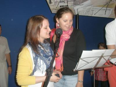 Karaoke-singen-auf-der-expo-im-deutschen-Pavillion