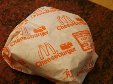 Cheeseburger-verpackt