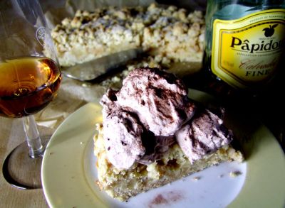 Apfelkuchen mit Sahne
