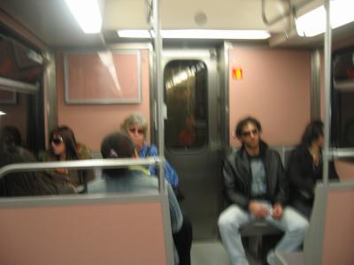 Sonnenbrillen in der Metro
