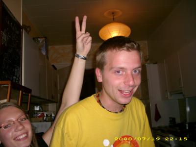 Wenn ich sitze, ist mein ausgestreckter Arm zu hoch wie Michal.