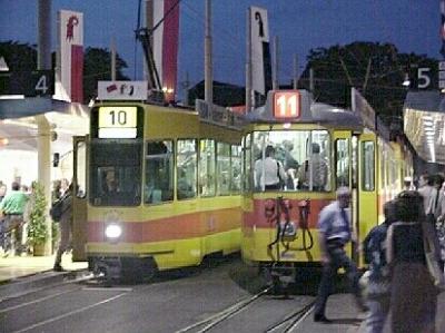 Das Tram mit der Aufschrift 11