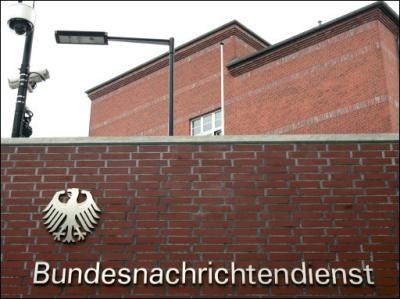 Aus wofür die Falten unter den Augen erscheinen