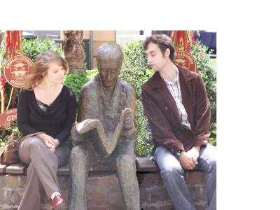 In Heidelberg läßt  sich die Muse sogar ins Buch spinksen...
