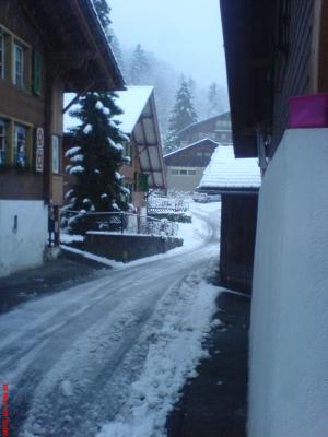 erster Schnee im Dorf