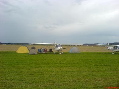 Zelten unter dem Fluegel