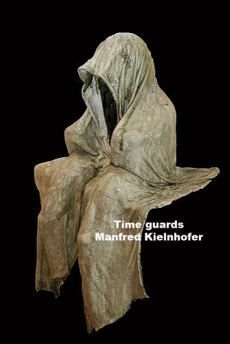 mini-time-guards-black-sculpture-waechter-manfred-kielnhofer-contemporary-arts-skulptur-monk