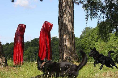 public-show-contemporary-art-dog-kassel-documenta-karlsaue-orangerie-time-guards-manfred-kielnhofer
