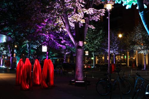 festival-of-lights-berlin-potsdamerplatz-arkade-waechter-manfred-kielnhofer-contemporary-light-art-arts-arte-installation-sculpture