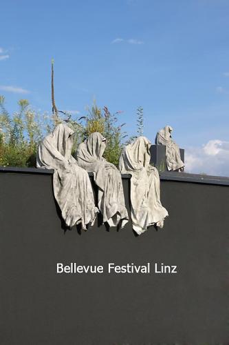 Bellevue-Festival-Linz-manfred-kielnhofer-contemporary-art-sculpture-timeguards