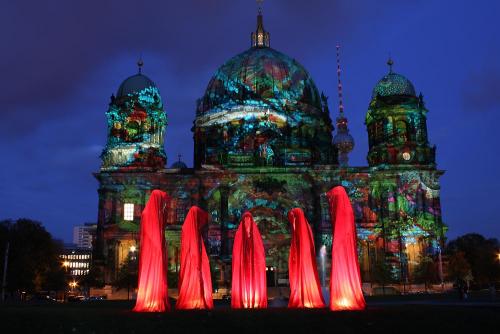 berliner-dom-festival-of-light-die-waechter-der-zeit-timeguards-manfred-kielnhofer-contemporary-art-ars-auction