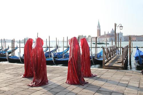 contemporary-art-biennale-show-project-venice-st-mark-s-square-illuminations-manfred-kielnhofer