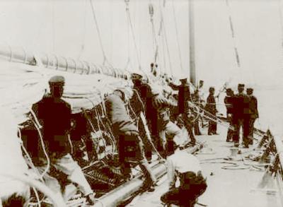 crew_of_yacht_reliance_bmwPreview