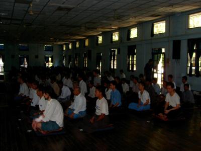 myanmar_meditation