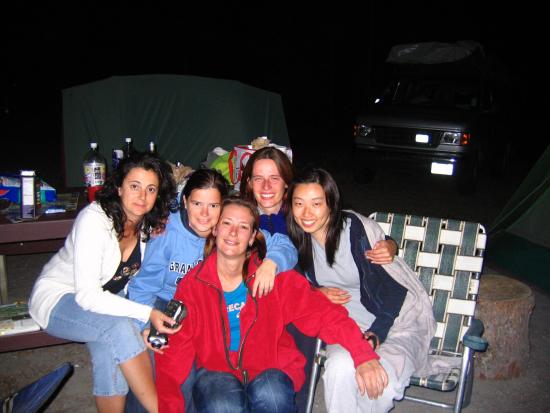 Banff - Suntrek Girls am Campfire