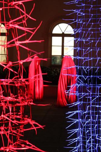 kunstverein-passau-contemporary-light-art-installation-sculpture-guards-kielnhofer-cacti-luckeneder