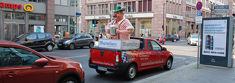 Berlin Maximilians-Werbefahrzeug