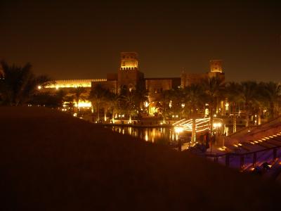 Souk Madinat bei Nacht