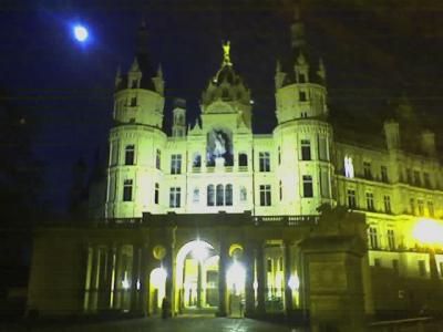 Schweriner-Schloss-bei-Nacht