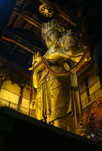 DSC05388-Ulaanbaatar-Gandan-Tempel-Statue-2