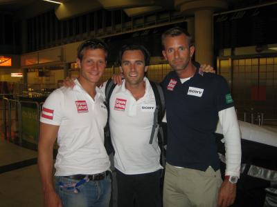 Lukas, Alex und Philipp bei der Rückkehr am Flughafen Schwechat.