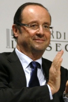 Francois_Hollande_-_Mardis_de_l-ESSEC_zoom1