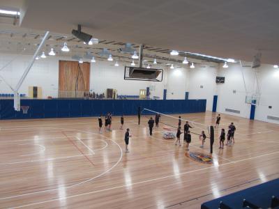 Sporthalle sogar mit Kletterwand :) Sporthalle sogar mit Kletterwand :)