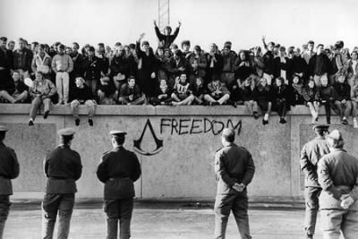 assassins_creed_berlin_wall_cold_war