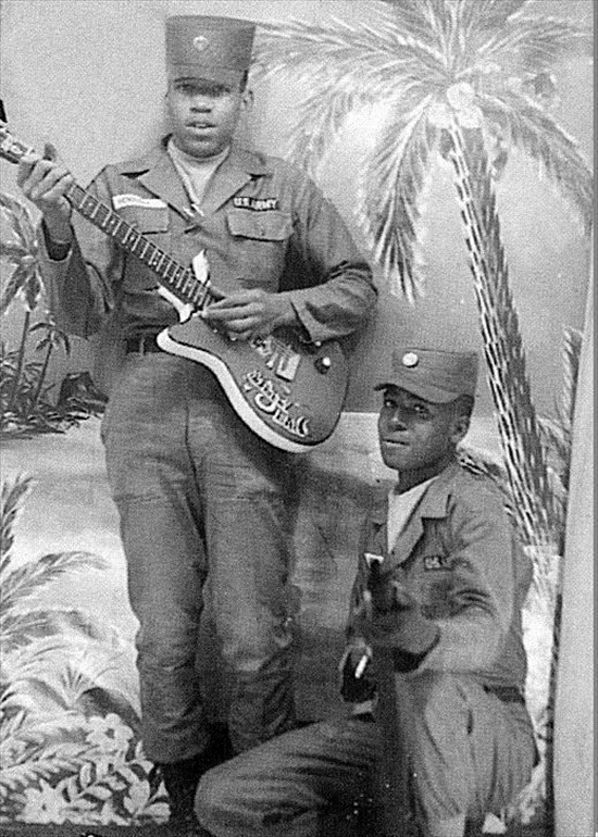 Jimi-1961-Army