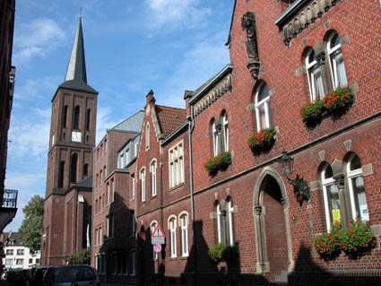Alt-Heerdt-Kirche