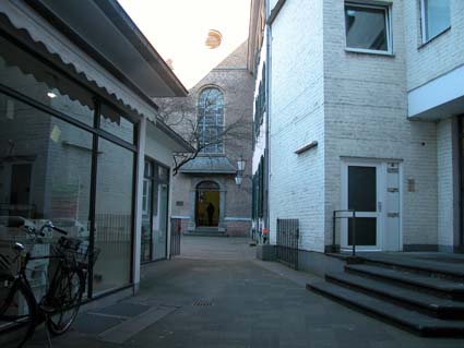 Berger-Kirche-Innenhof