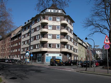 Eckhaus-Ahnfeldstrasse