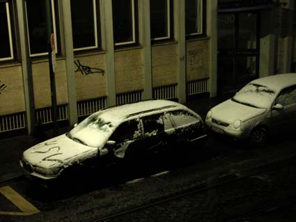 Schnee-auf-Autos