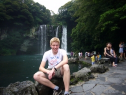 Jeju-Trip-waterfall