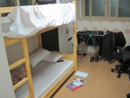 Meine Bude (Zum Glück kommt mein Mitbewohner erst am 11.Juli) Meine Bude (Zum Glück kommt mein Mitbewohner erst am 11.Juli)