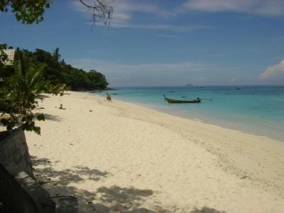 Phi-Phi-island-pic