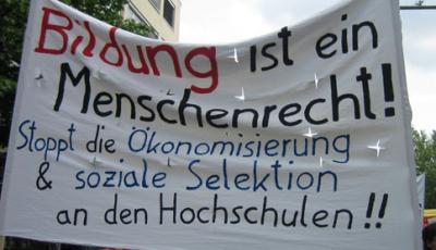 ein Transparent auf der Demo gegen Studiengebühren in Düsseldorf (am 21. Mai 2005)