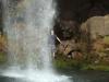 Taranaki Falls mit Mefu und Regenbogen