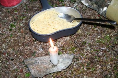 Abendmahlzeit. Eine Portion Spaghetti für jeden.