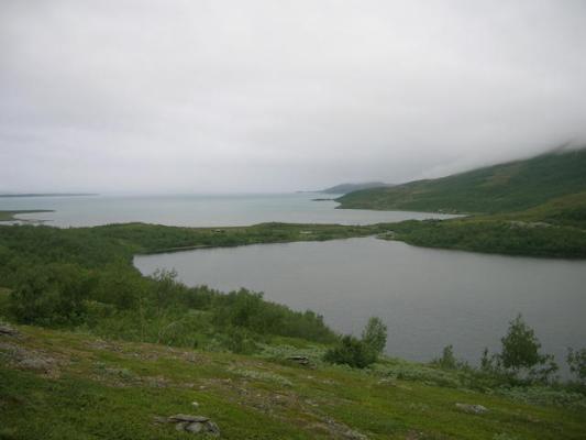 Blick rueber zum Virihaure, vorne ist Staloluokta zu sehen Blick rueber zum Virihaure, vorne ist Staloluokta zu sehen