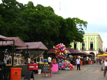 Merida - Plaza Mayor und Palacio Gobierno