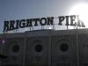 der riesige brighton pier - eingang zur spielhölle
