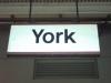 york schild am bahnhof