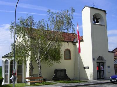 Die Kirche in Kledering 2004