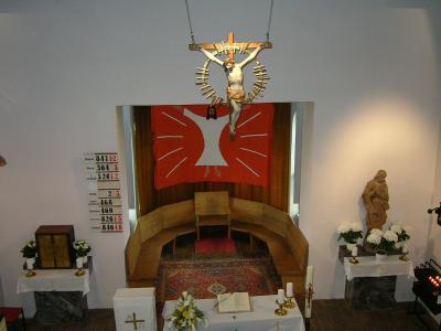 Die Kirche in Kledering 2004 zu Ostern