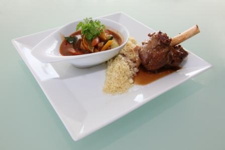 Essen im Restaurant am Campus