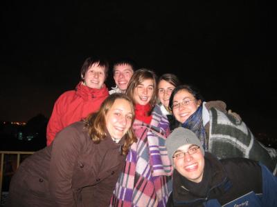 Sylvester-Feier der EMS-Nahost-Freiwilligen auf den Daechern der Jerusalemer Altstadt (v.l: Evi, Mareike, Johannes, Katharina, Anna-Maria, Susanne und ich)