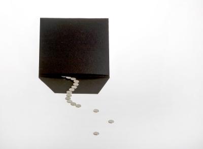 Die Magnete in dem kleinen schwarzen Täschchen sind so eine Art Gratis-Geschenk zum Magazin dazu